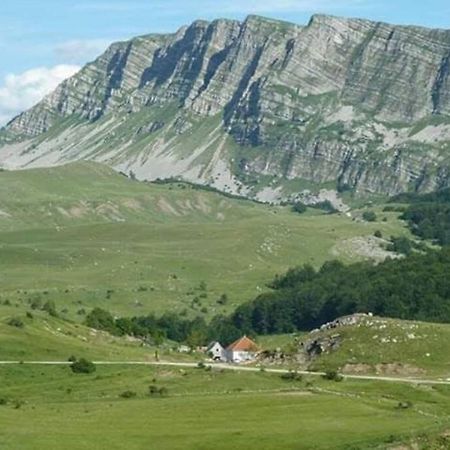 Cemerno Cottage Gacko Экстерьер фото