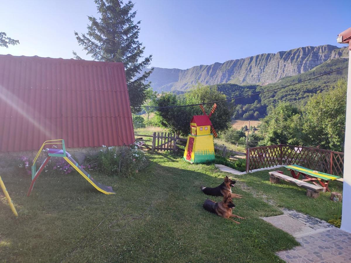 Cemerno Cottage Gacko Экстерьер фото